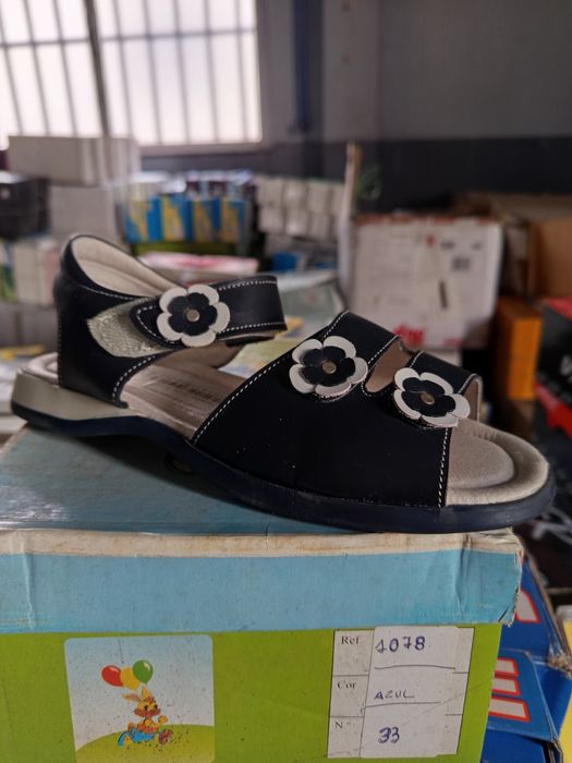 Grande lote de sapatos