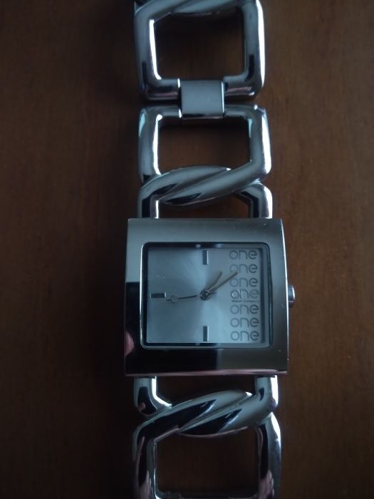 Relógio ONE Watch Company