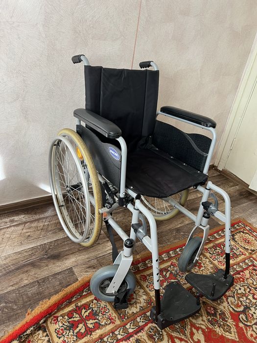 Інвалідний візок Invacare (Б/в, у гарному стані)