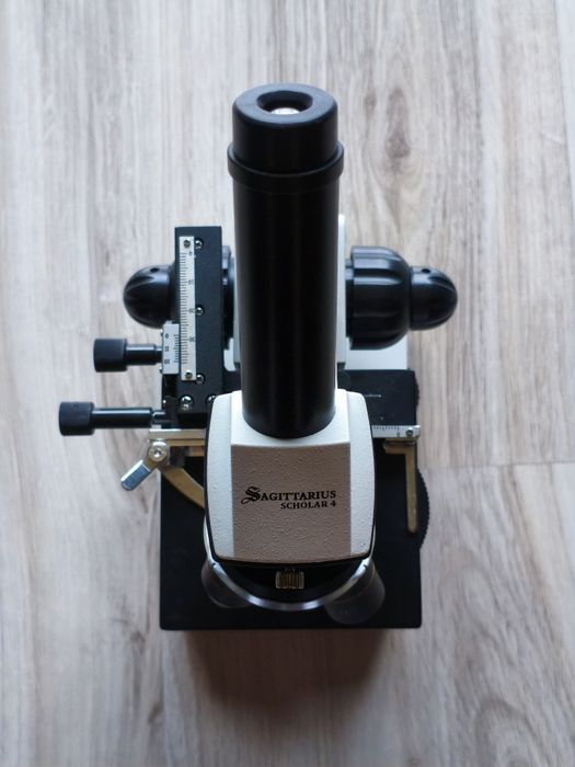 Mikroskop Sagittarius Scholar 4