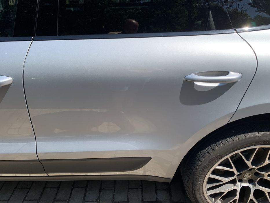 Двері передні та задні Macan 95b LM7U