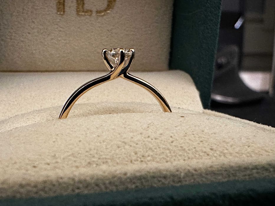 Pierścionek złoty z diamentem YES 0,25 ct - Valentine