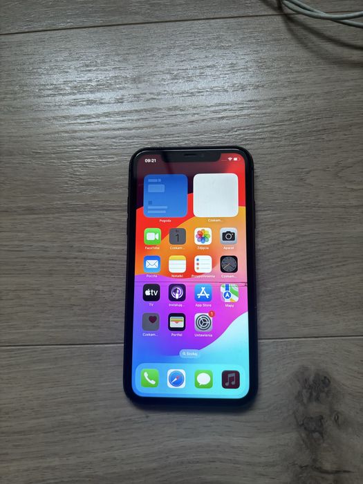 iPhone 11 black 64gb
