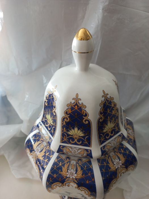 Pote decorativo com pavões