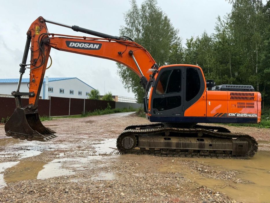 Оренда гусеничного екскаватора | Спецтехніка | Послуги екскаватора