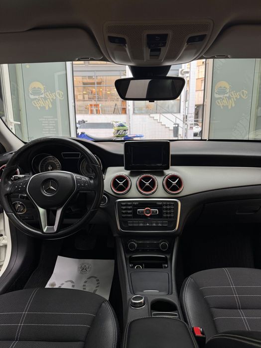 Mercedes-Benz GLA 220 black edition