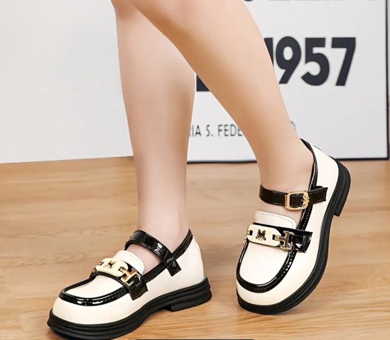 Туфельки нові , модні