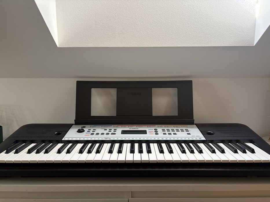 Keyboard  Yamaha YPT-260