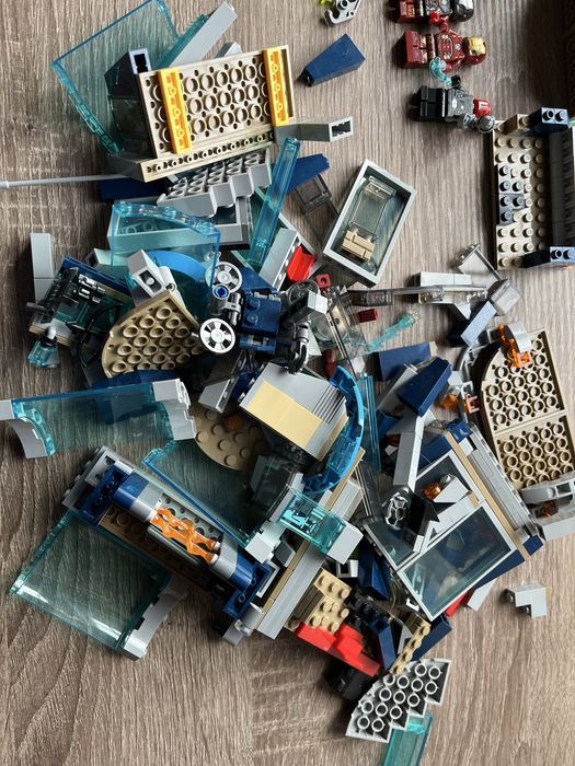 LEGO Marvel Avengers Tower 76166 + 7 мініфігурок