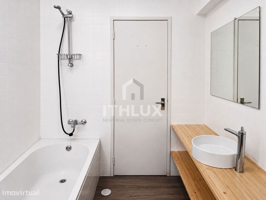T2 na Av. de Biarritz, Monte Estoril – junto à praia