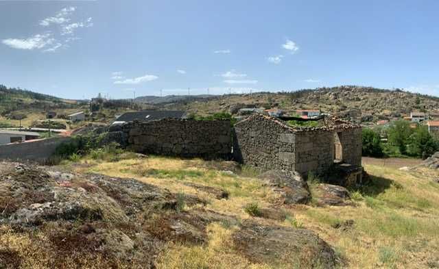 Terreno com 7 Hectares (70 000 m2) com agua e luz- Viabilidade de Construçao