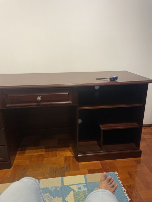 Secretaria madeira