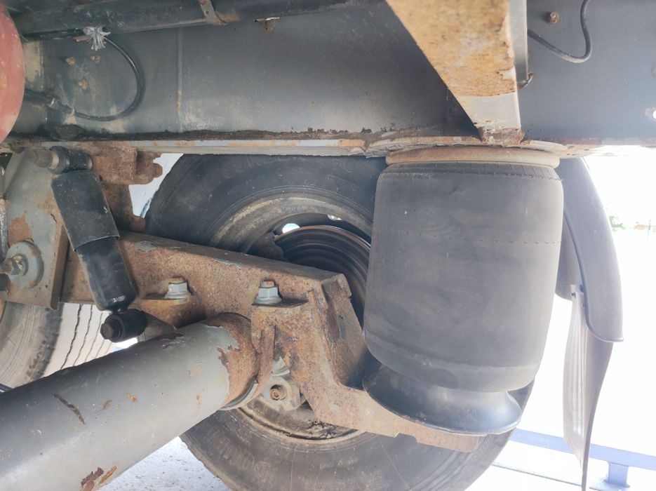 Площадка полуприцеп під солому лісовоз самоскида переобладнання