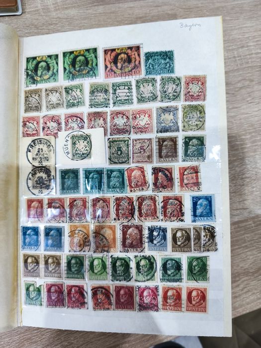 Zestaw filatelistyczny min 20 tys znaczków