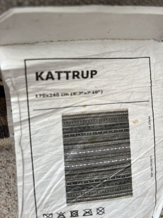 Tapete IKEA KATTRUP – 170 × 240 cm – Excelente estado