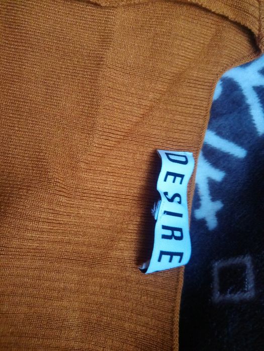 Sweter musztardowy damski, modny defekt