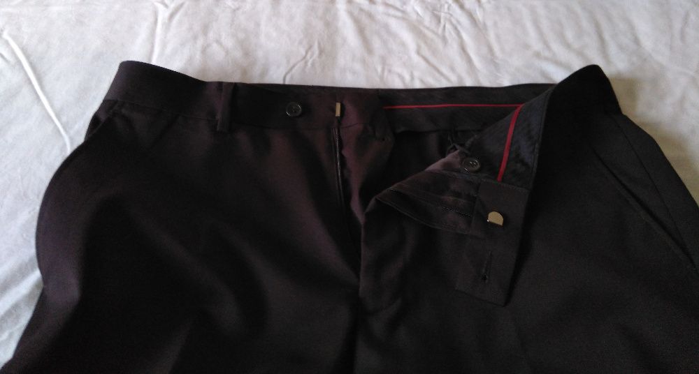 Fato castanho escuro, Under Blue