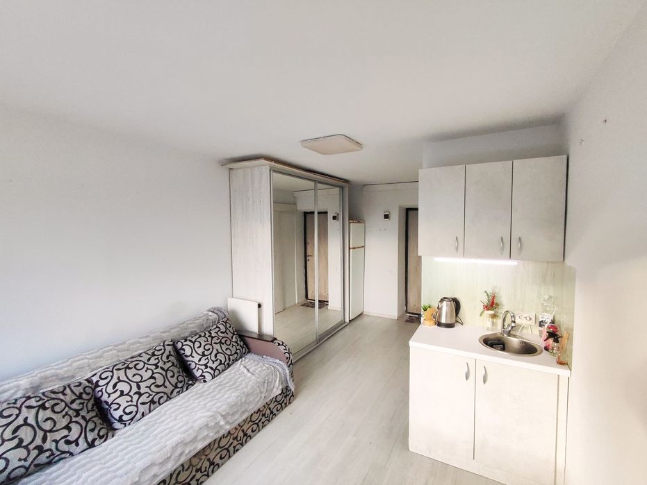 Продам окрему кімнату в гуртожитку з меблями