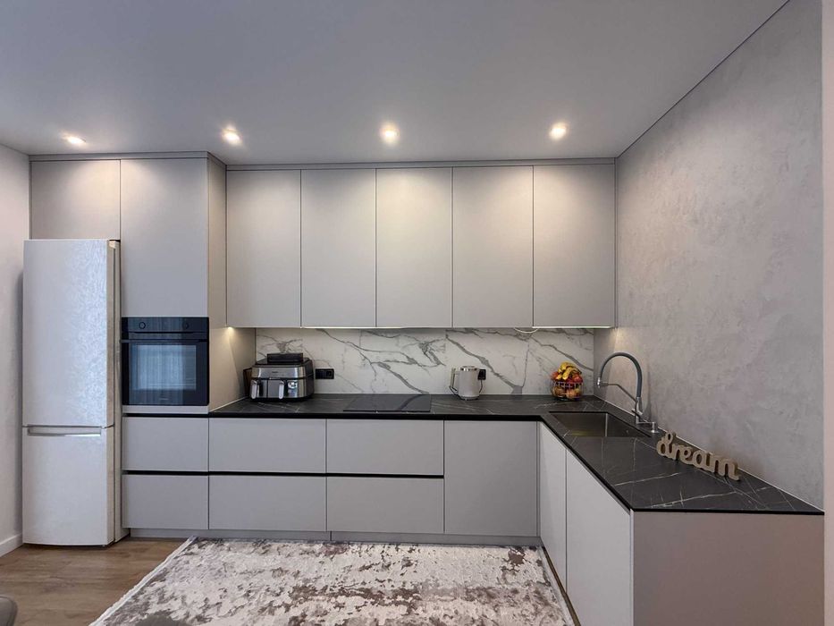 Apartment in Lutsk, Krasne - More