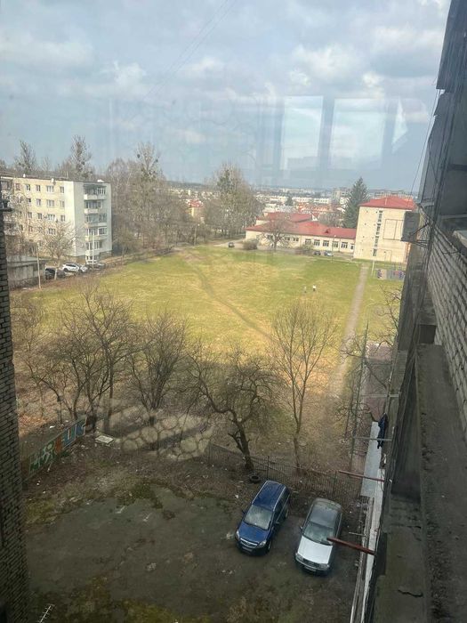Продаж 1 кімнати вул. Патона в гуртожитку