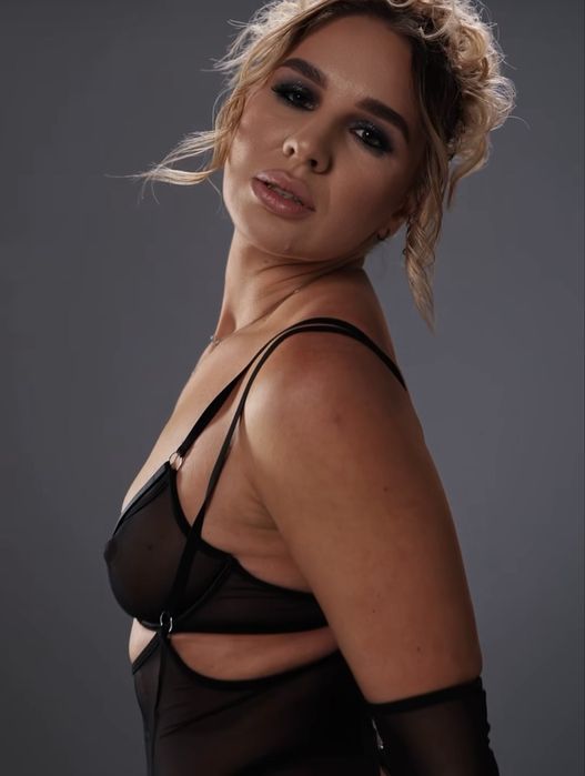 Комплект/Білизна/Бюст та стрінги/Жіноча білизна/Комплект сіточка/Чулки