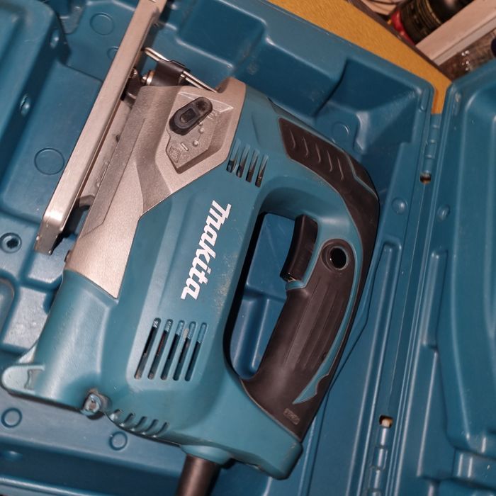 Лобзик Makita JV0600K