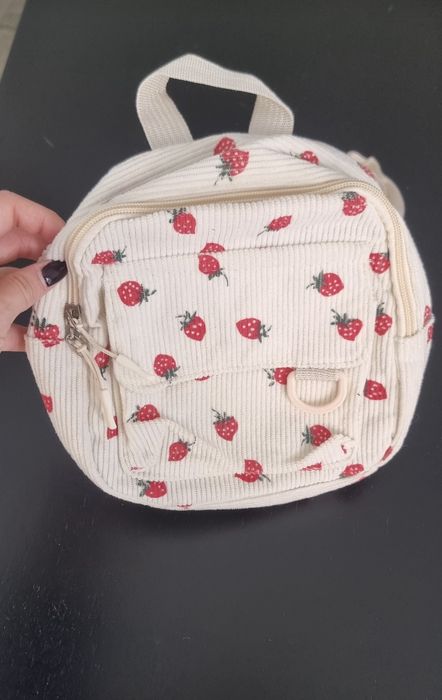 Mini Mochila de Bombazine Morangos + Pequena Bolsa