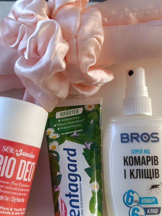 Віддам косметику та засоби для волосся.