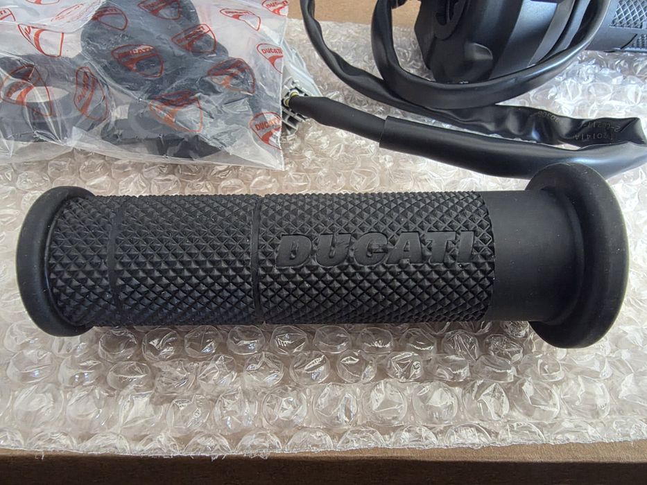 Punhos Ducati Multistrada V4