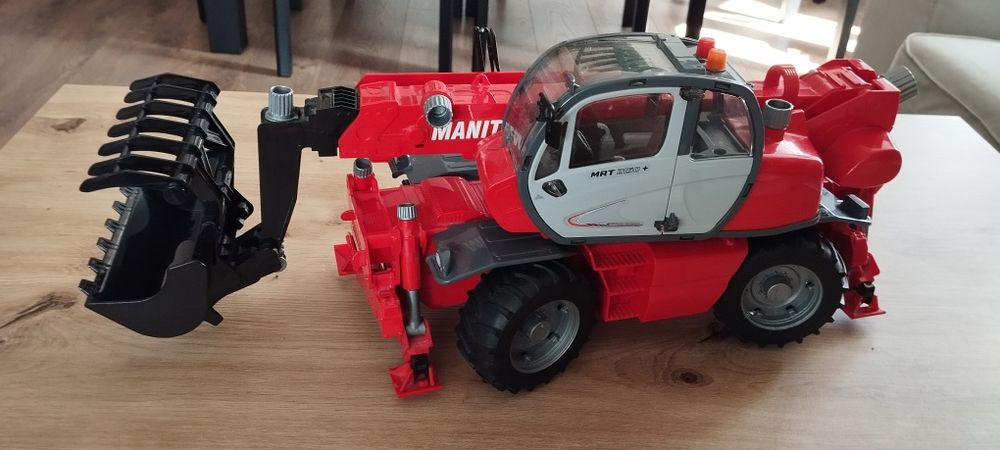 Bruder Manitou mrt 2150+ 02129