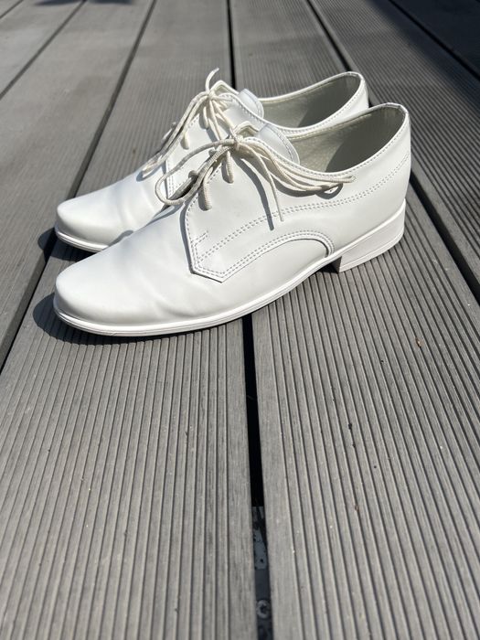 Buty komunijne  chlopiec r 35 białe