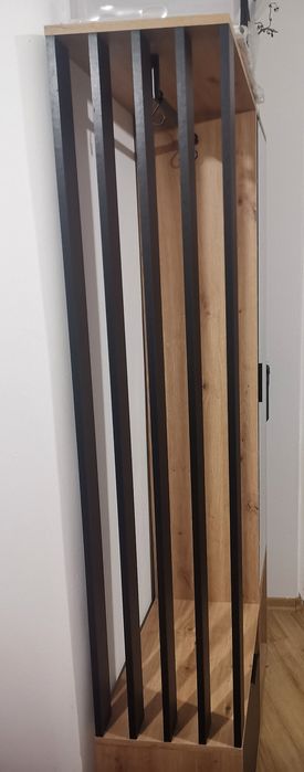 Garderoba z lustrem do przedpokoju