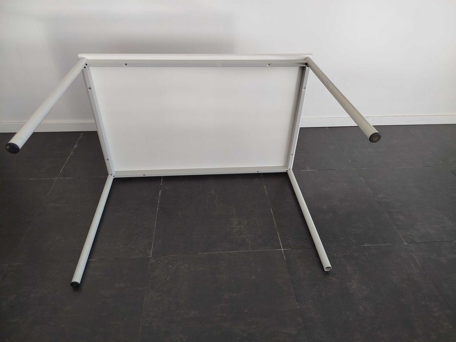 Mesas para restaurante em ferro