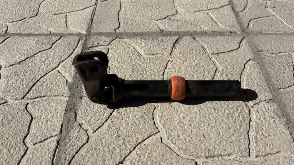 Кардан рульовий Renault Kangoo