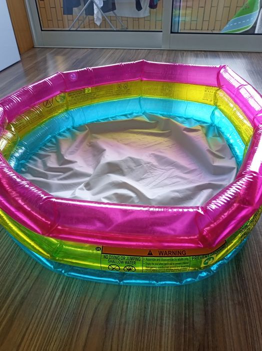Piscina insuflável para bebé/criança