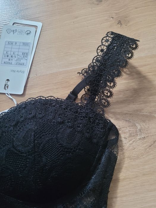 Czarne body koronkowe