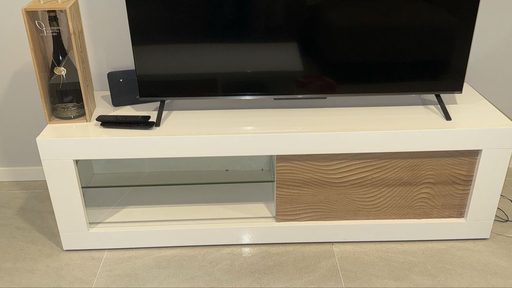 Movel de TV e Mesa de Centro