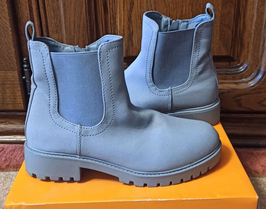 Продам жіночі черевики