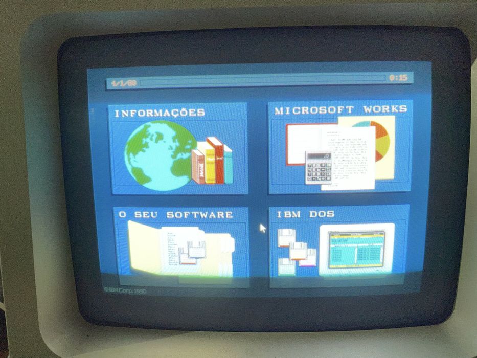 computador vintage IBM ps1