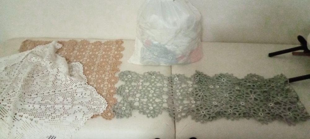 Rendas antigas  feitas a mão!