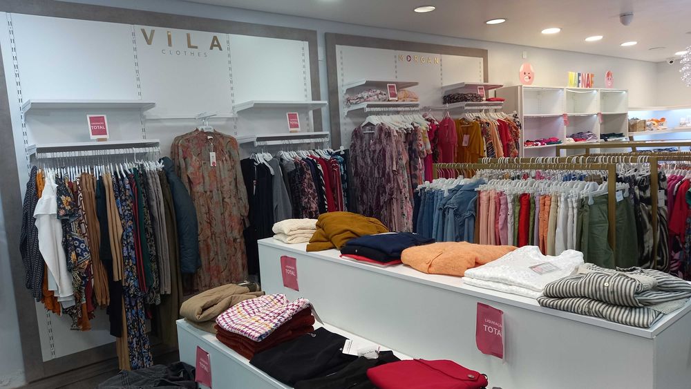 Painéis para loja de vestuário