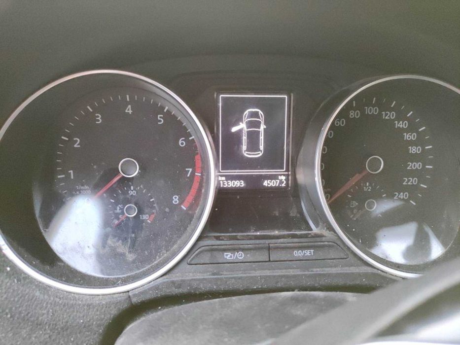 VOLKSWAGEN Polo V Sedan / Cross Salvado
