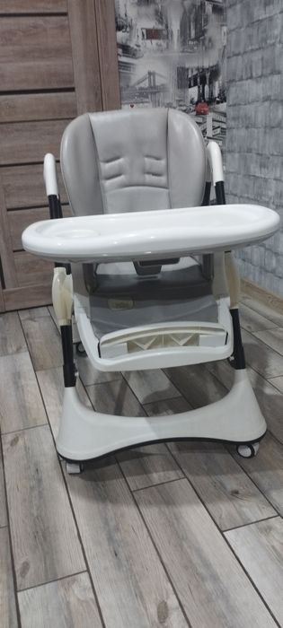 Стільчик для годування