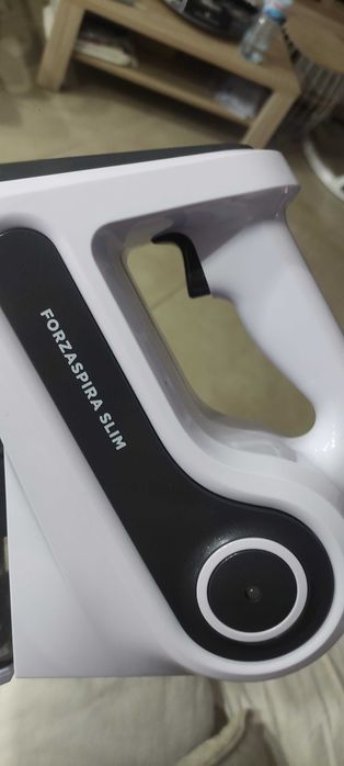 Aspirador Polti portátil sem fios