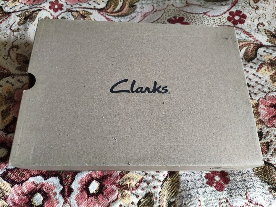 Продам шкіряні черевики Clarks 42.5-43 розмір