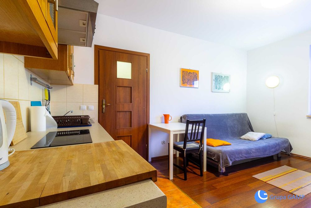 Kawalerka, parking, ul. Radzikowskiego