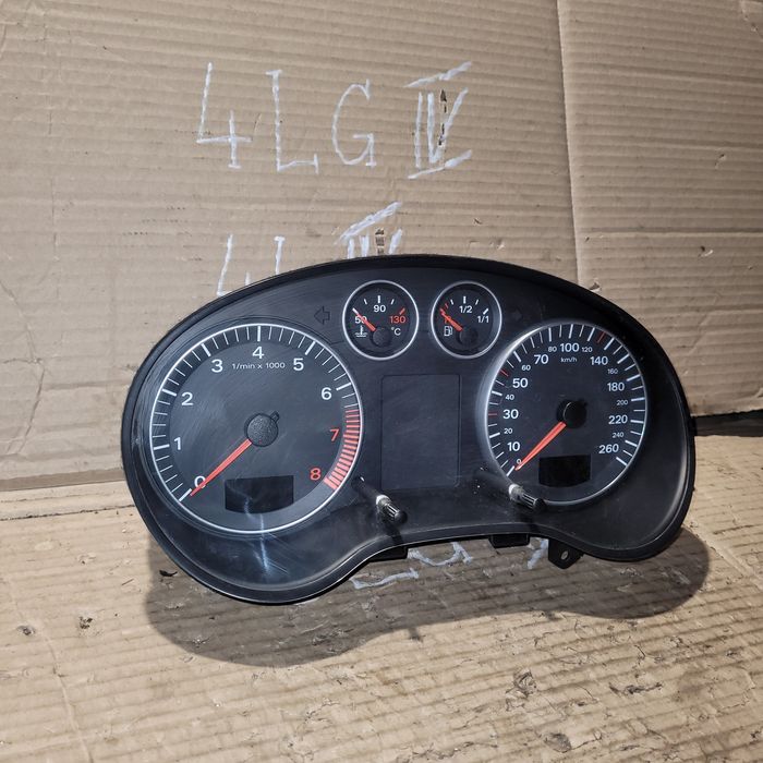 Licznik zegary audi a3 8p 1.6MPI benzyna 2003r VDO