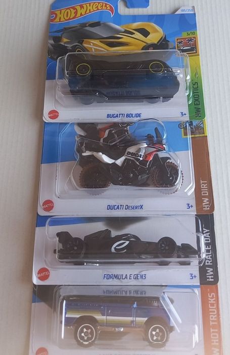 Conjunto de 4 hot wheels