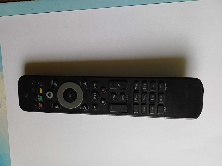 Pilot  do telewizora Philips oryginalny z 2010 roku.