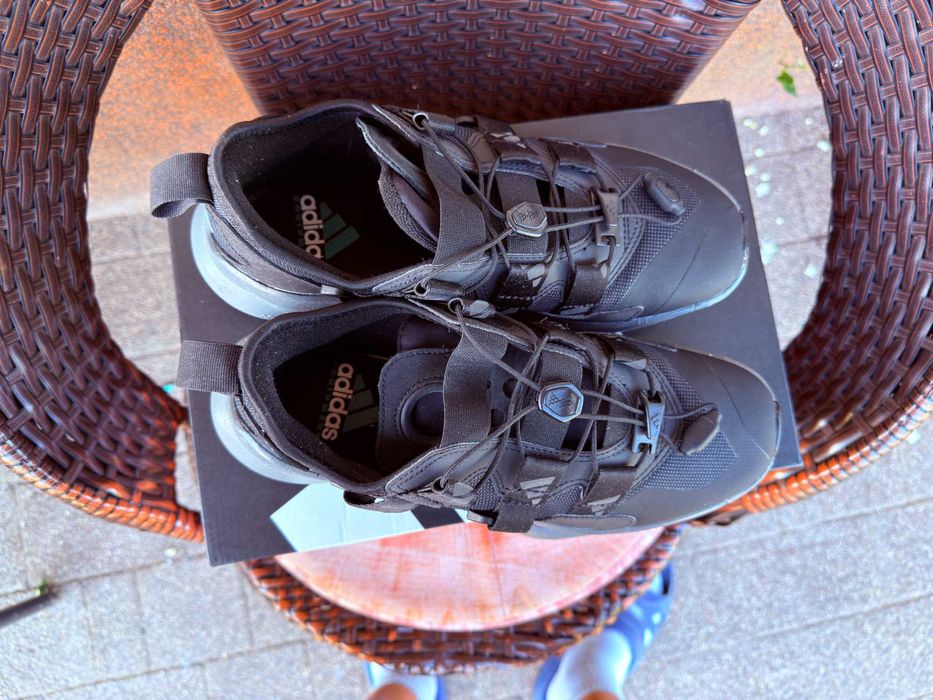 Sprzedam buty męskie ADIDAS 41